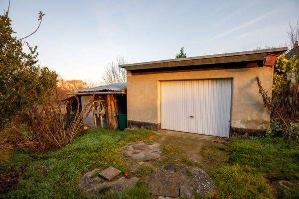 36 - Garage sowie zwei Geräteräume.jpg