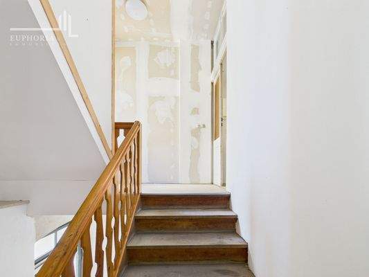 Vorderhaus_Treppe_1.OG2