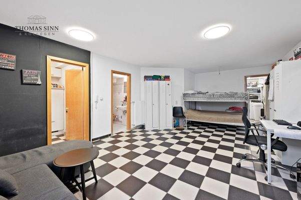 UG: Einliegerwohnung/Wohnraum