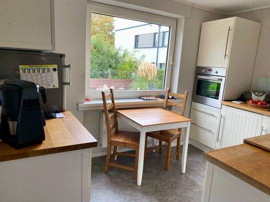 16/ Erdgeschoss: Die Küche - Teilansicht