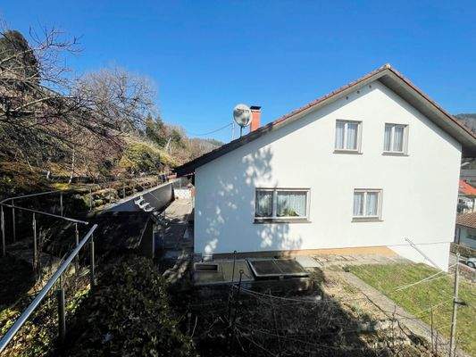 Die Hausansicht vom Garten