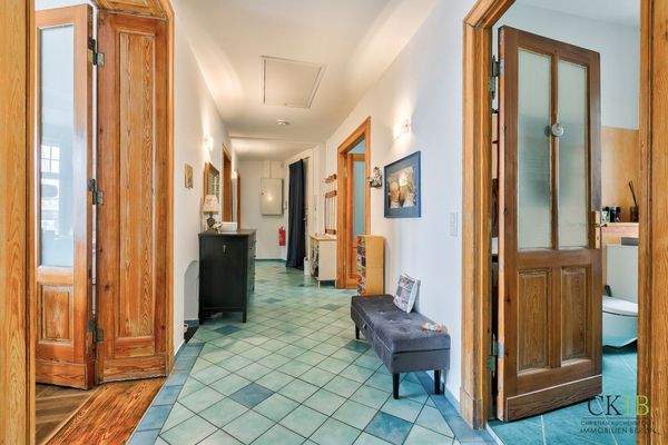 der zentrale Altbauflur II