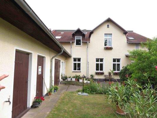 Haus mit Nebengelass