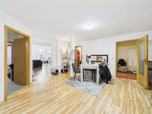 Wohnung_Vorderhaus_2.OG.L