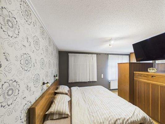 CAM03784G0-PR0075-STILL010