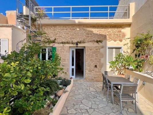 Kreta, Sitia: Steinstadthaus mit Terrasse zu verkaufen