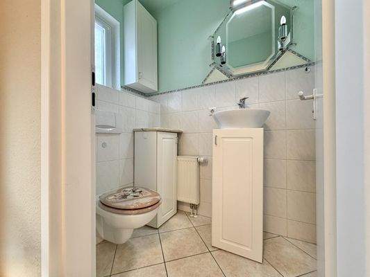 Gäste-WC mit Dusche