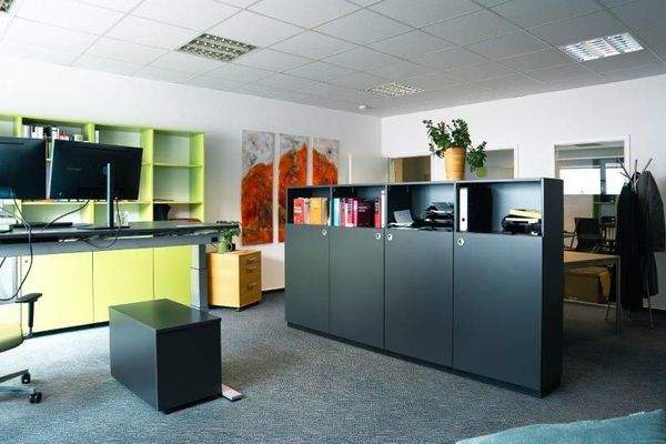 Büro 1.jpg