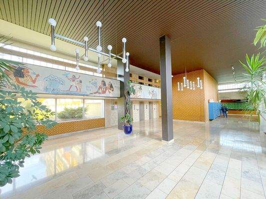 Weitere Ansicht der Eingangshalle