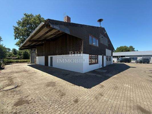 Lagerhalle mit sehr großzügiger Gewerbefläche