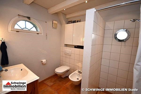 Wohnhaus Bj. 2000 mit Bootsanleger