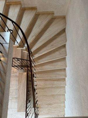 DG - Treppenabgang zum OG.jpeg