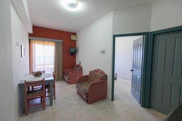 Kreta, Stalos: Hotel mit Pool und Panoramablick aufs Meer zu verkaufen