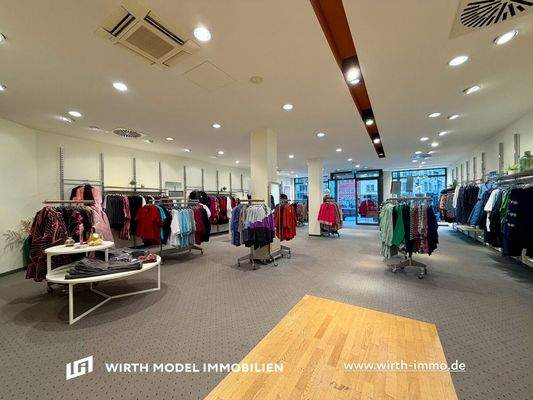 Ladenfläche Vorne