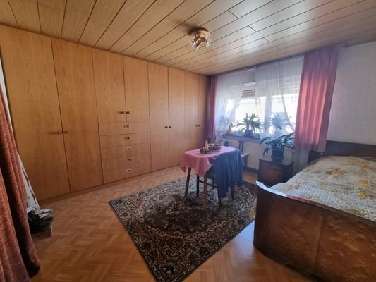 Schlafzimmer 2