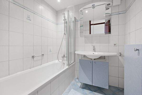 Badezimmer (innenliegend)