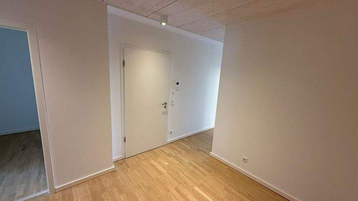 WhatsApp Image 2025-11-19 at 22.18.01(6)