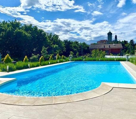 Pool 10x5m