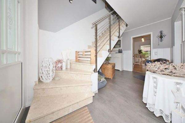 Entré mit Treppenaufgang