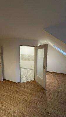 Blick WZ in Küche.jpg