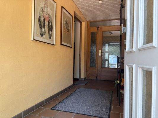 UG: Hauseingang/Windfang