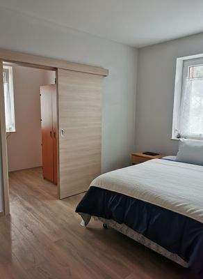 Schlafzimmer mit Ankleidezimmer