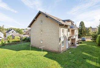 Garten mit Balkonseite