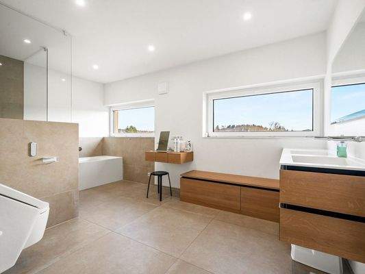 Tageslichtbad im Obergeschoss