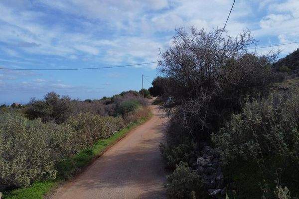 Kreta, Kokkino Chorio: Weitläufiges Gelände mit spektakulärem Meerblick zu verkaufen