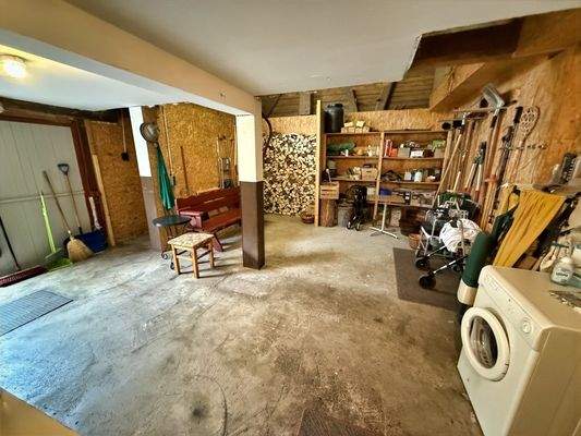 Holzlager - Abstellraum - EG