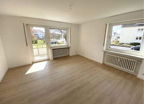 Wohnzimmer mit Zugang zur Loggia