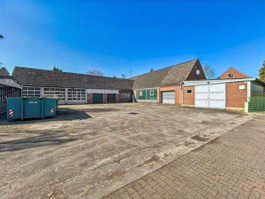 Lagerhalle und Werkstatt