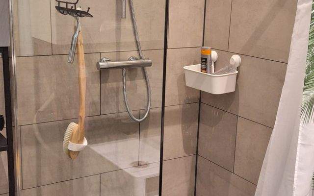 Zimmer mieten in Karlsruhe WG Zimmer auf Zeit Bad 2.jpeg