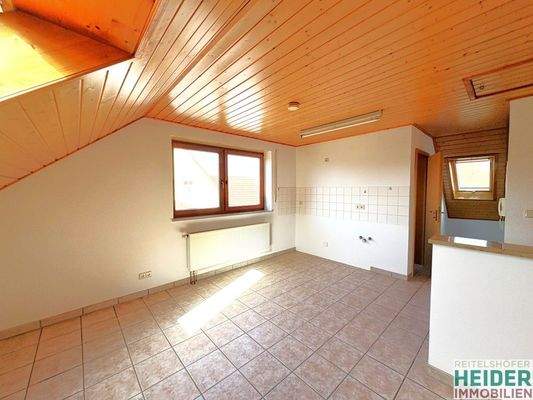 1747 DG Wohnen Blick auf Küchenbereich