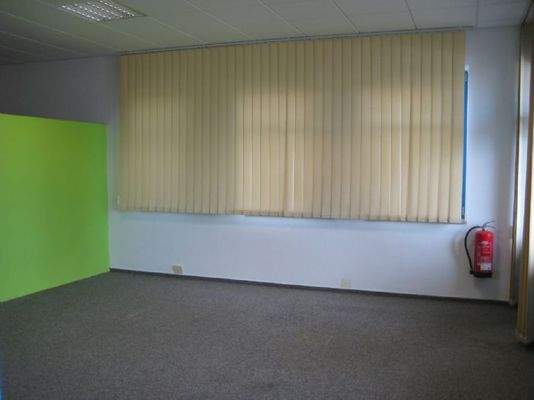 Büro 2; Bereich Fensterseite re.