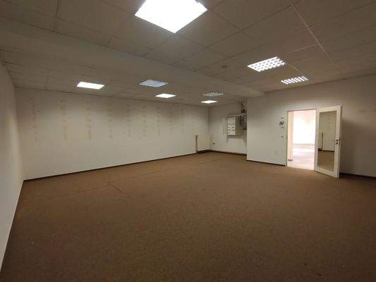 Verkaufs-/Lagerfläche