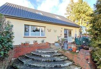 Rückseite inkl. Terrasse