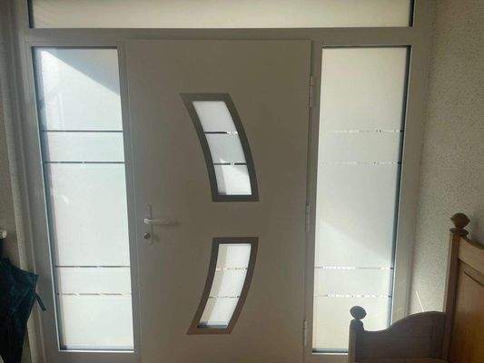 Haustür mit Fingerabdrucksensor