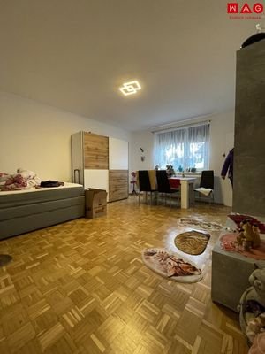 Schlaf- und Wohnzimmer - Einrichtungsbeispiel