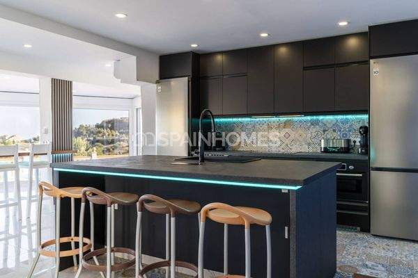 Stylish House with Pool in Montealto Benalmadena