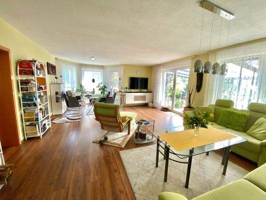 Wohn-Essbereich mit Kamin