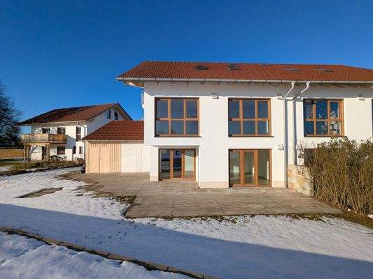 Südansicht der neu- und hochwertigen DHH