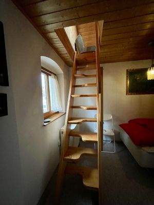 Treppe zum Spitzboden