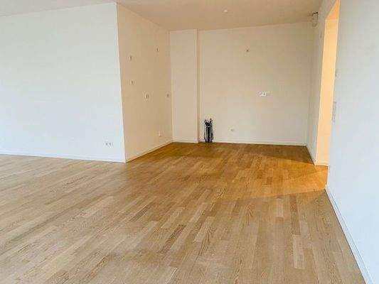 großer Platz für die Küchenzeile