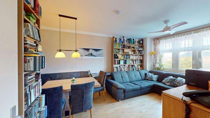 Wohnzimmer untere Ebene