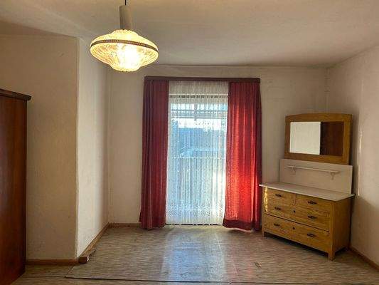 Zimmer OG mit Balkon