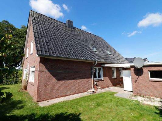 überdachter Innenhof und Garten EG-Wohnung