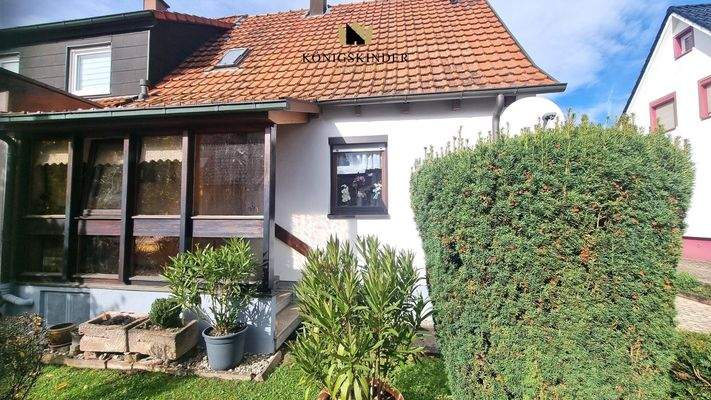 Vorgarten/Hauseingang mit Vorhaus