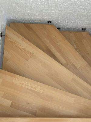 Großes Buchenholz Treppenhaus