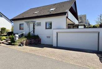 Nord -Doppelgarage/Stellplatz